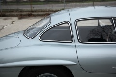 mercedes_gullwing166-1