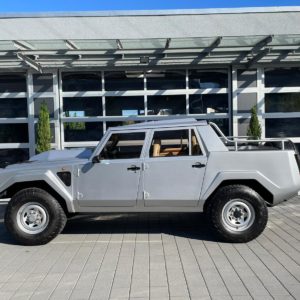 Lamborghini LM002
